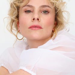 JULIA WI.