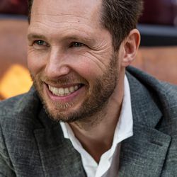 PETER SCH.